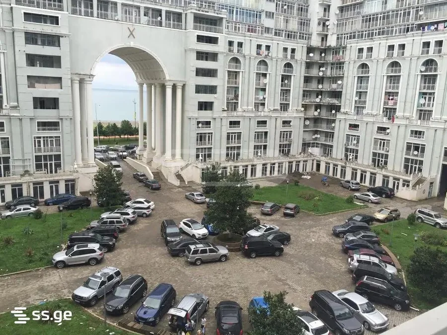 Студия на Бульваре, $XXX