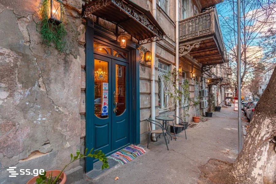 6 room Hotel For Sale. Sololaki