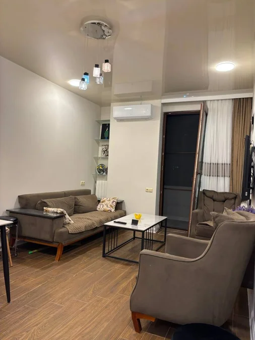 Квартиру 1+1 по улице Тадзари,18