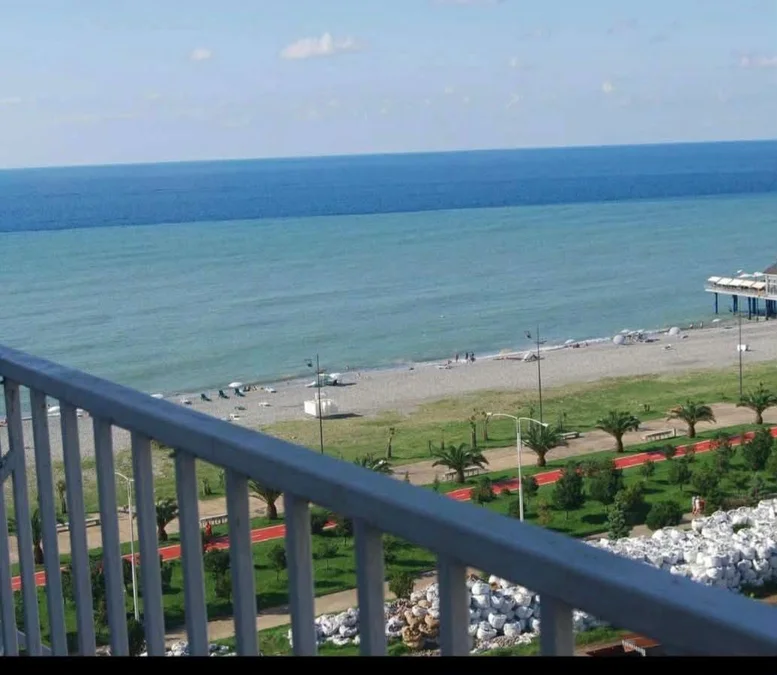 1+1 прямой вид на море