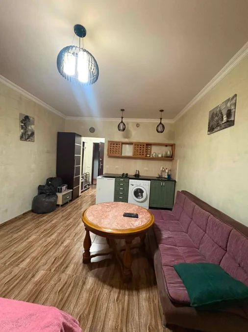 Студия 33 м², Кобаладзе 8а, $300 до сезона