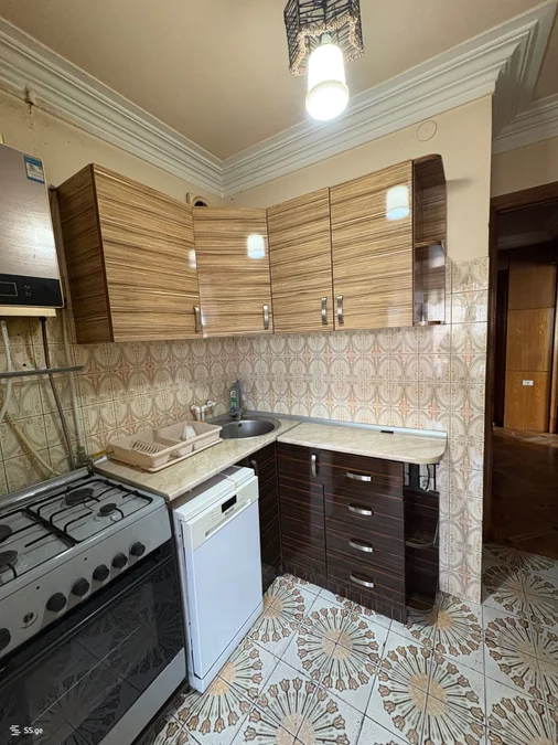 4-комнатная квартира в Тбилиси