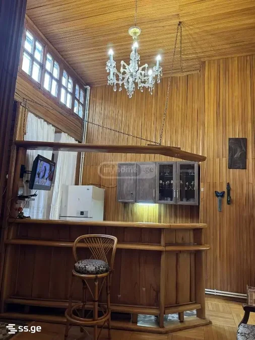 4-комнатная квартира в Тбилиси