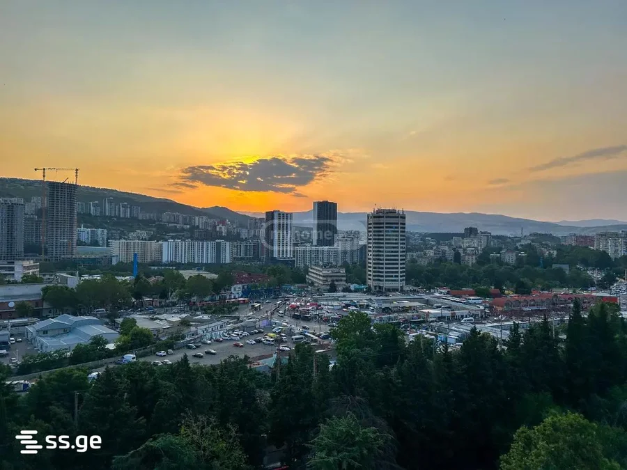 3-комнатная квартира в Тбилиси