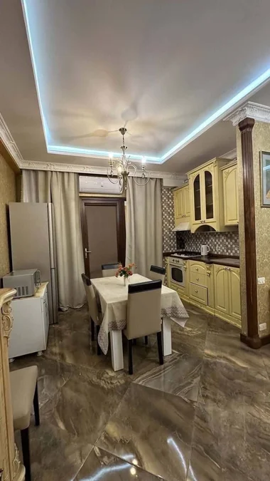 2+1, 90 кв.м, ул. Гамсахурдия 24, $1000