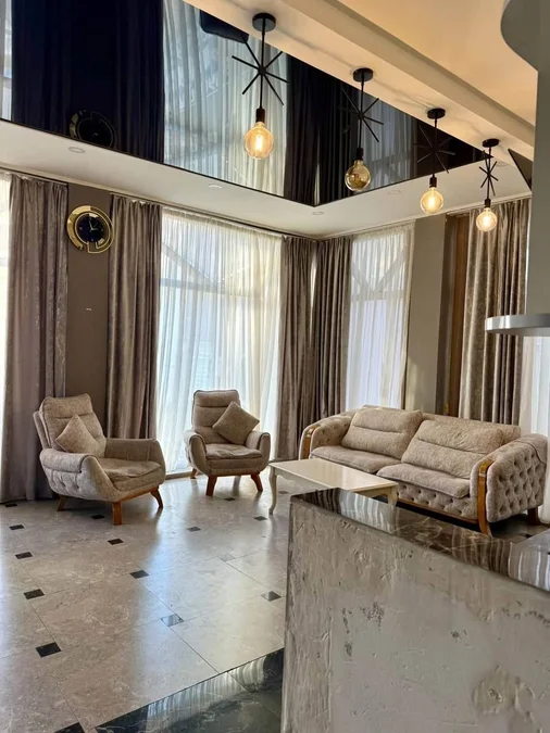 Квартира с 2 спальнями на ул. Багратиони, $650
