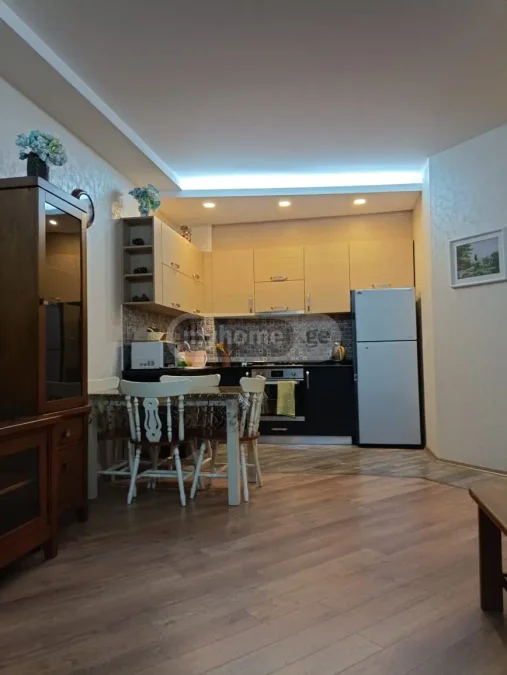 2-комнатная квартира 60 кв.м, $600