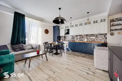 3-комнатная квартира. Вера