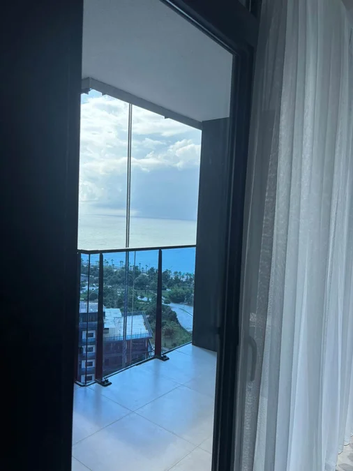 Новая квартира на 21 этаже у Метро Сити, $400