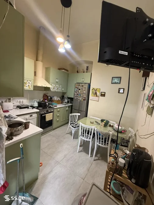 5 room Flat For Rent. Chugureti