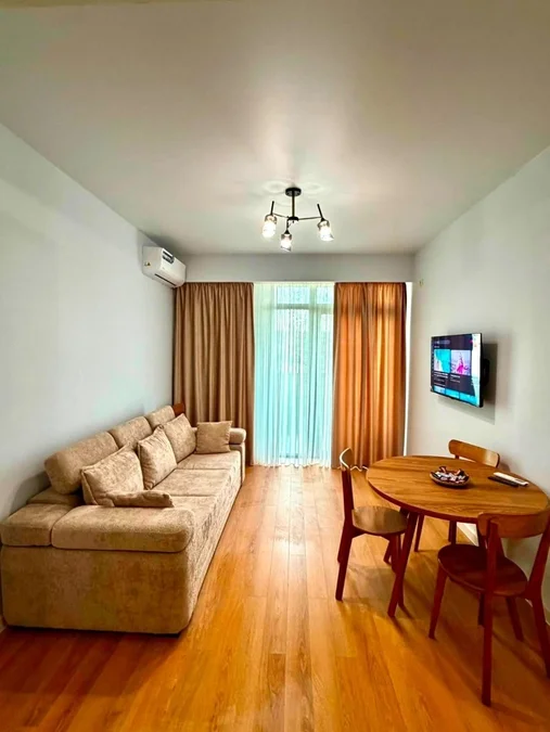 Арчи Исани: 2-комнатная, 55.0 м²