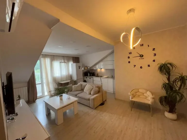 3-комнатная квартира на ул. Либани, 76 м², $500