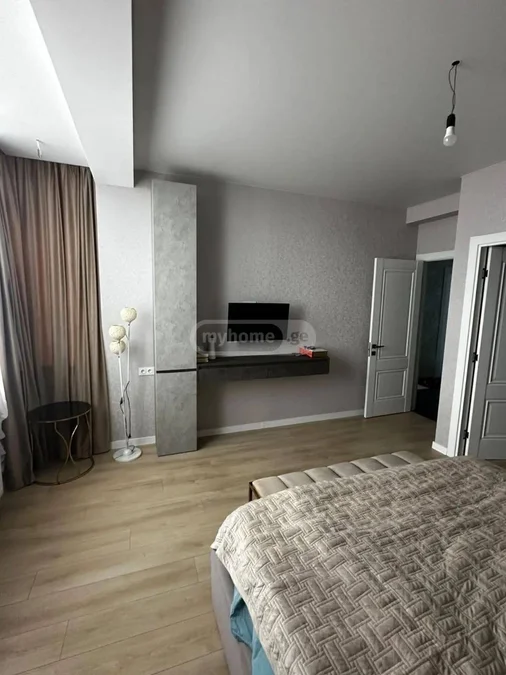 Дом в районе Исани (улица Петре Арвеладзе) /For rent house in Isani ( Petre Arveladzde street)