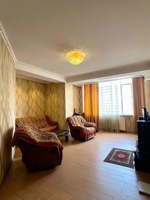 4-комнатная квартира в Диди Дигоми, 135.5 м²