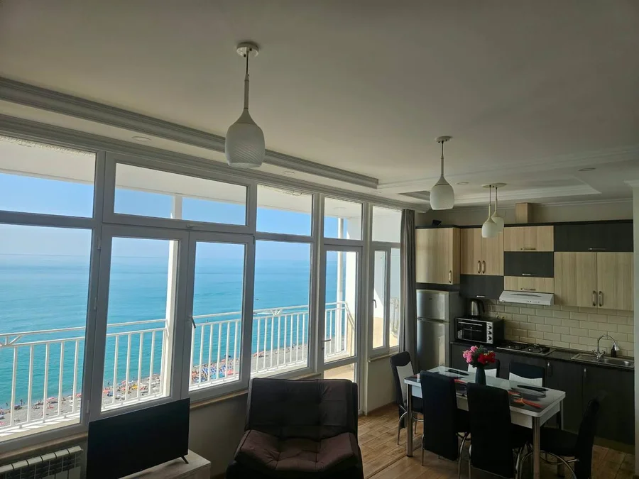 Квартира 1+1 на первой линии с видом на море!