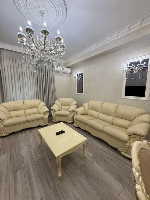 Ул. Сулхан Цинцадзе, 12: Студия, 130.0 м²