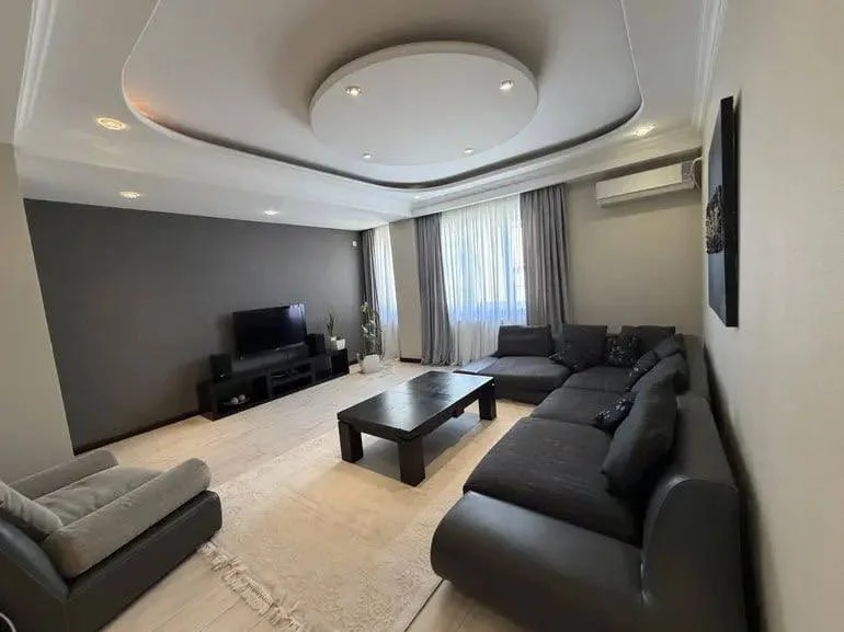 2 комнаты в районе Вера, $1200