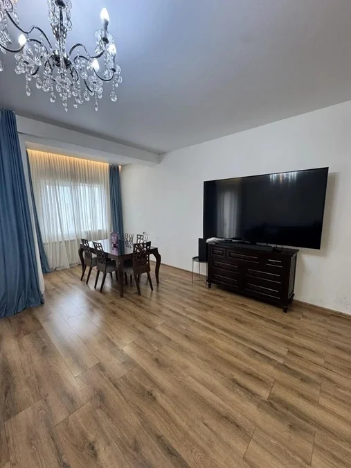 Ул. Пааты Датуашвили, 3: Студия, 120.0 м²