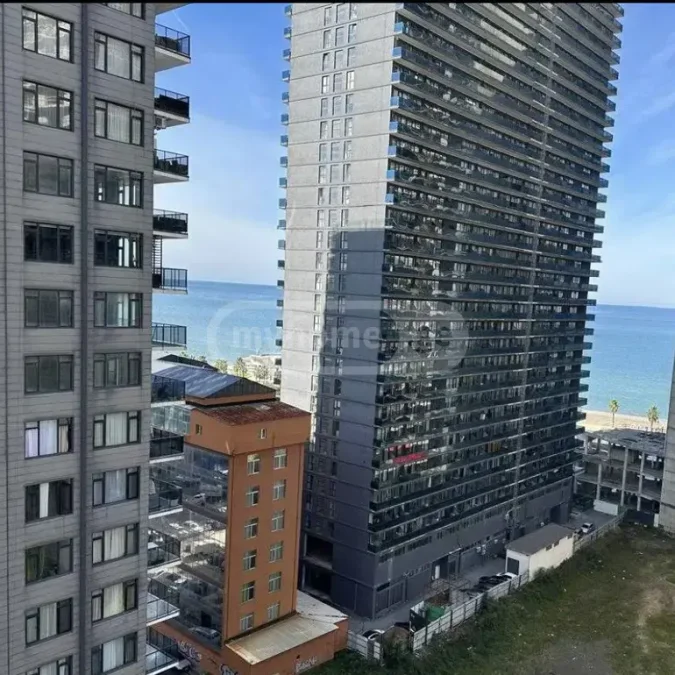4-комнатная квартира в районе аэропорта, Батуми