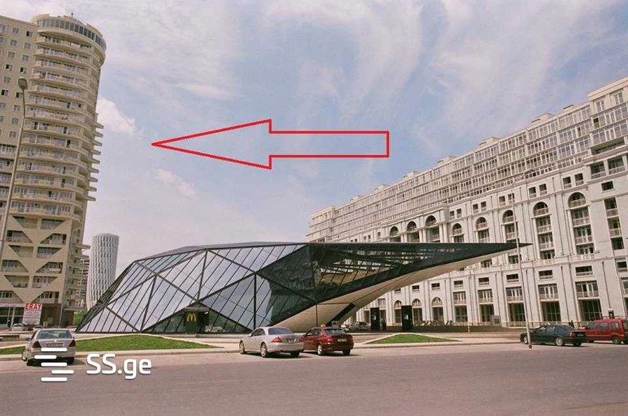 Трехкомнатная квартира, посуточная аренда. Батуми