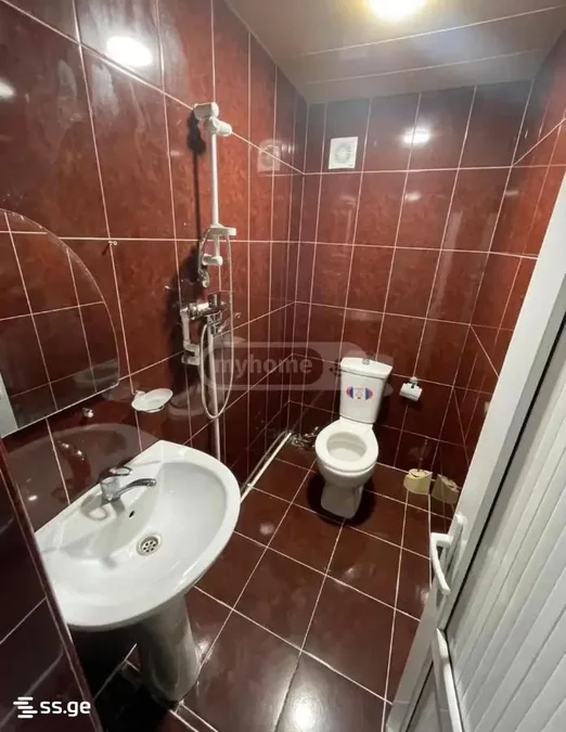 3 комнаты в частном доме, $300