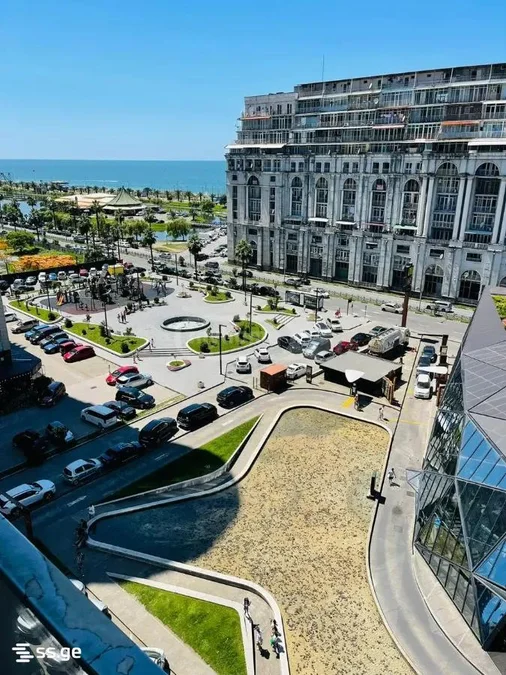 3-комнатная квартира в районе Руставели, Батуми