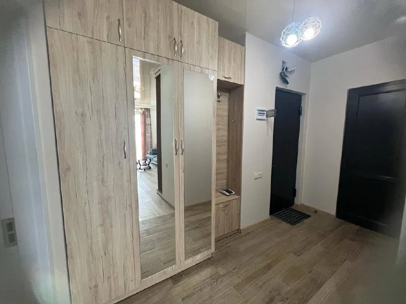 Долгосрочная аренда 3-комнатной квартиры в Kakhaberi District