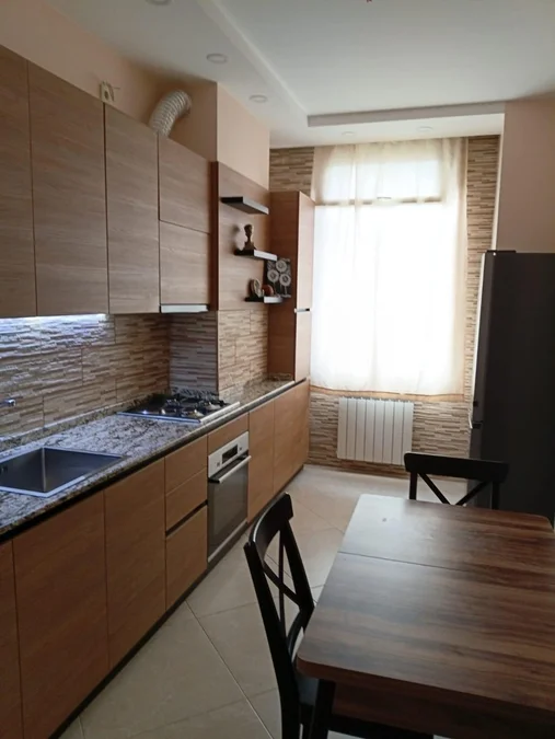 Долгосрочная аренда 3-комнатной квартиры в Bagrationi District