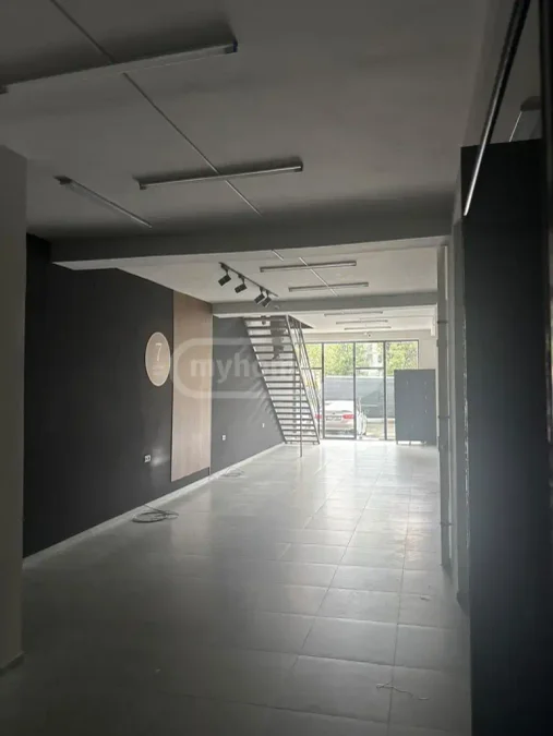 Коммерческое помещение 184 кв.м на улице Агмашенебели, $1800
