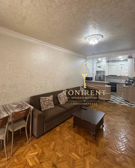 3 комнатная квартира рядом с Парком 6 Мая, $700