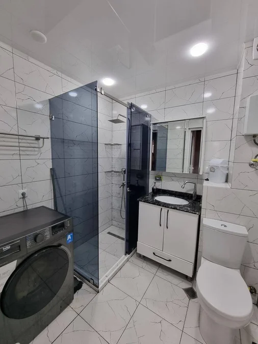 3-комнатная квартира с 2 спальнями на ул. Ахметели, $800