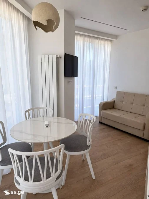 3-комнатная квартира с ремонтом, Новый Бульвар, $130,000