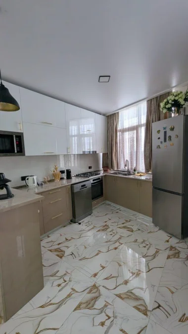 Мегаполис: 3-комнатная квартира, 80,0 м²