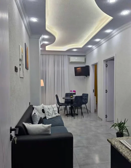 Долгосрочная аренда 3-комнатной квартиры в Khimshiashvili District