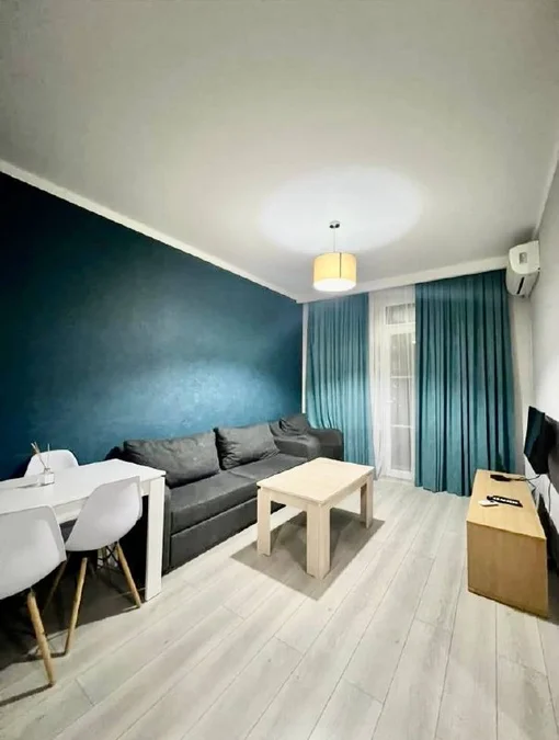 1+1 у ТЦ Metro City, $450