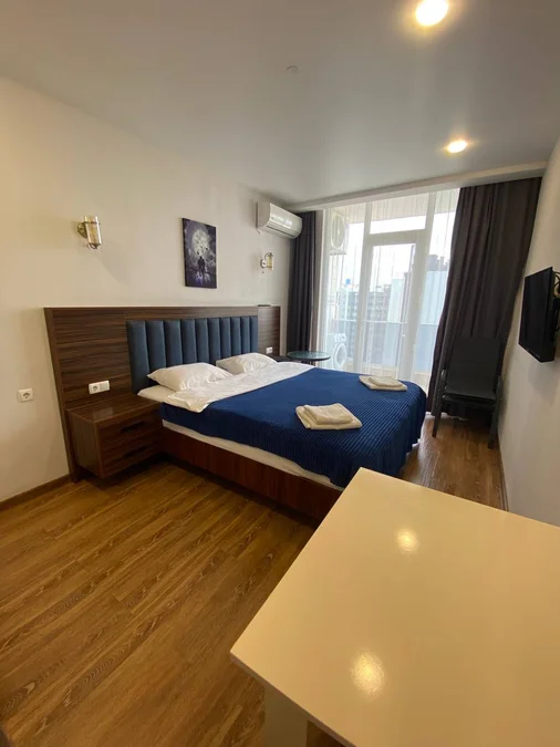 Студия, Згвиспири 10л, $350