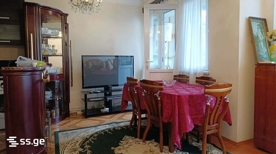 Двухкомнатная квартира в районе Руставели