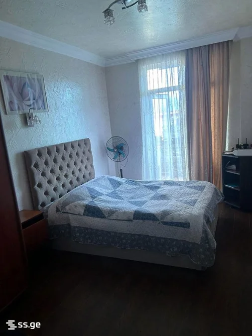 4-комнатная квартира, 115 м², $800