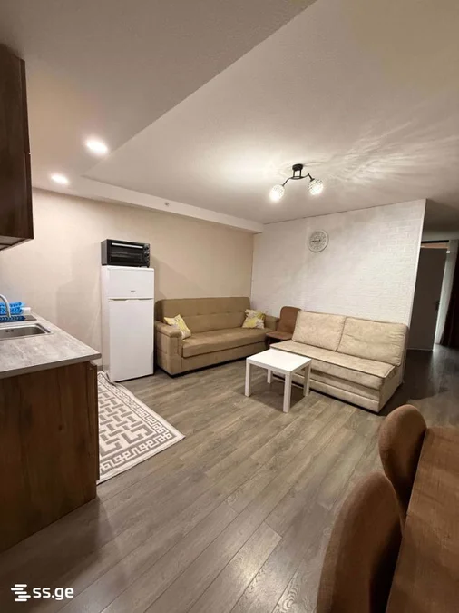3-комнатная квартира, 75 м², $600