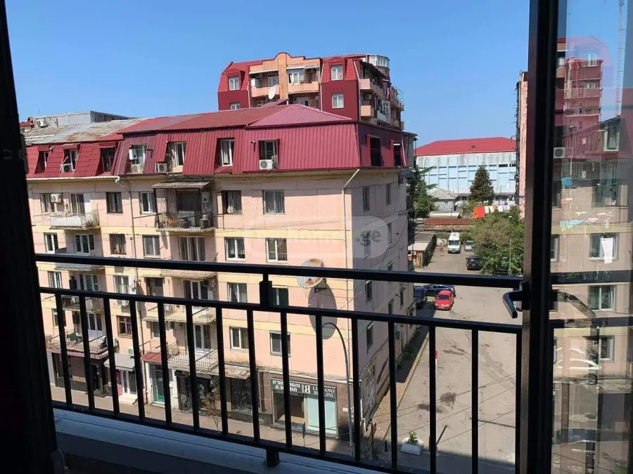 Двухкомнатная квартира в районе Руставели, Батуми