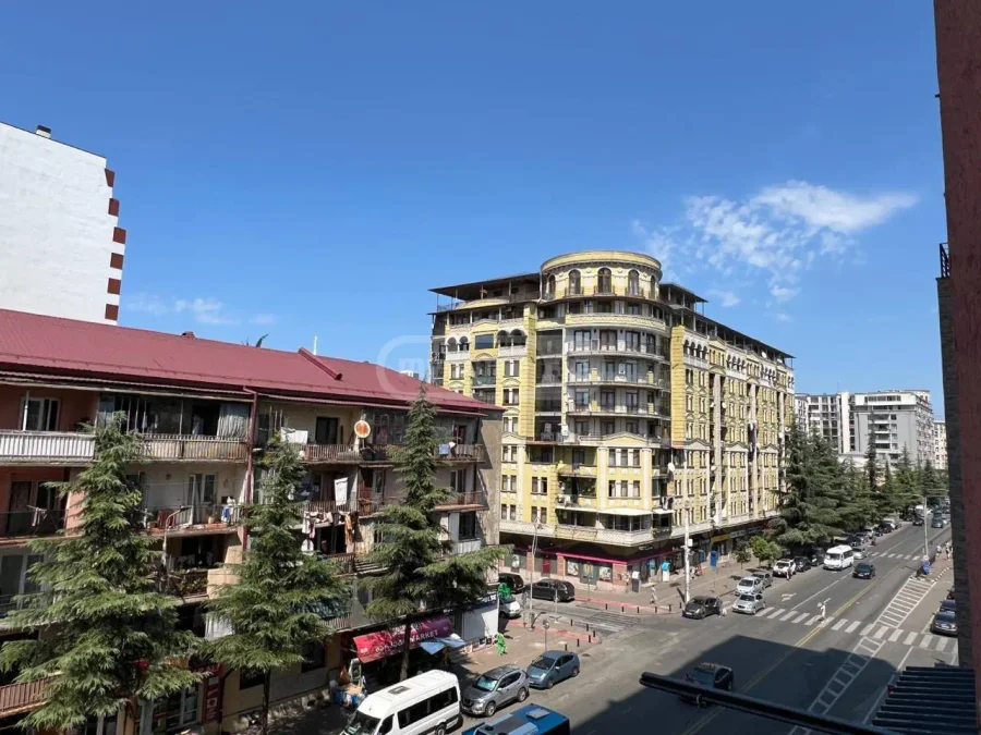 3-комнатная квартира в Старом Батуми