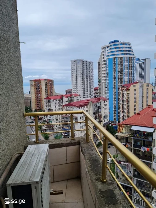 3-комнатная квартира в районе аэропорта, Батуми