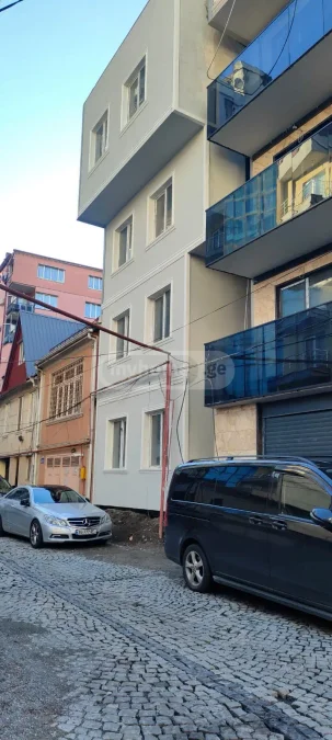 : Продаётся целое здание коммерческой площади в районе Старого Батуми, Батуми