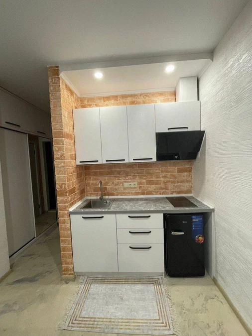 Студию $300 в Батуми
