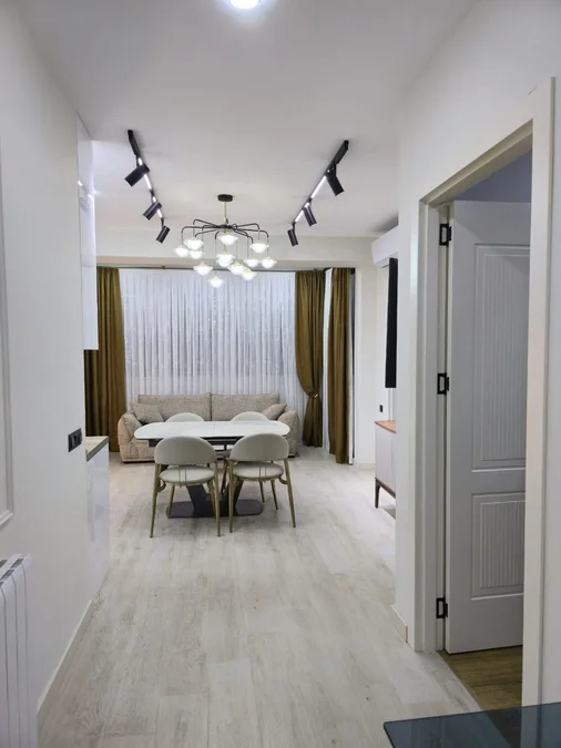 Долгосрочная аренда 3-комнатной квартиры в Khimshiashvili District