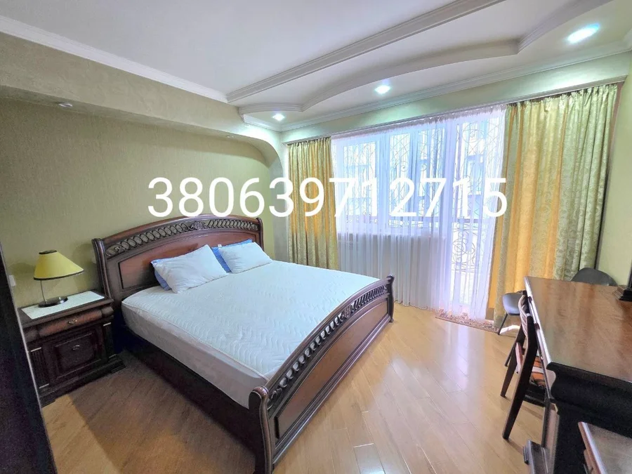 1+1 на Парнаваз Мепе 128, $800