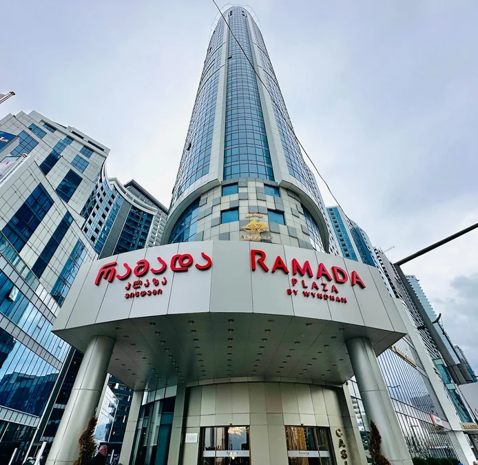 Апартаменты в Ramada Tower Sea Views Residence, €187/сутки