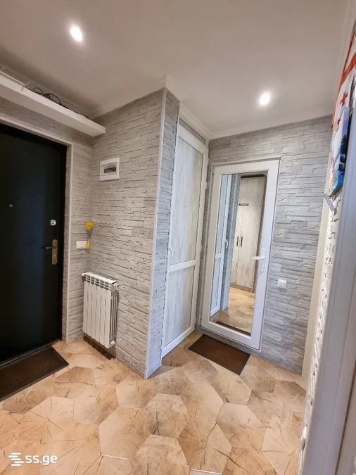 3-комнатная квартира с 2 спальнями на ул. Ахметели, $800