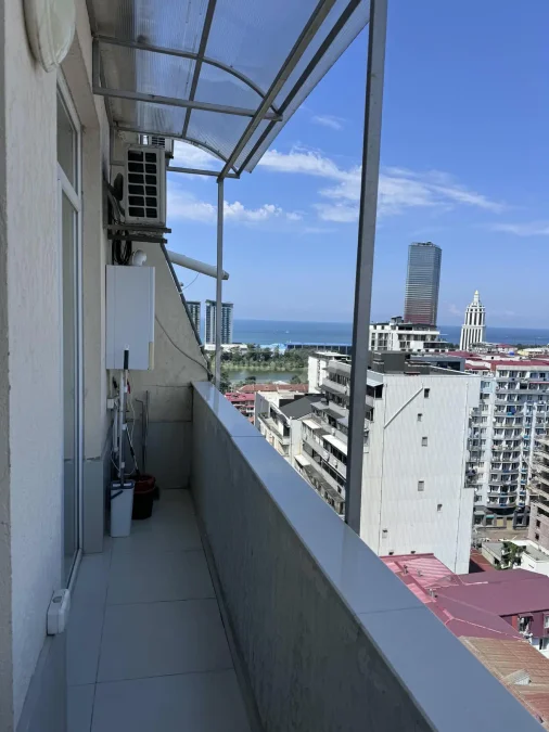 Двухкомнатная квартира в районе Руставели, Батуми