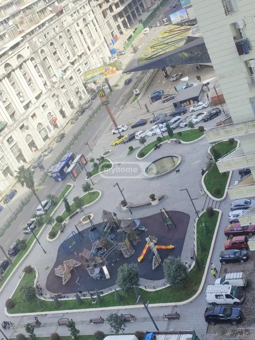 3-комнатная квартира в районе Руставели, Батуми